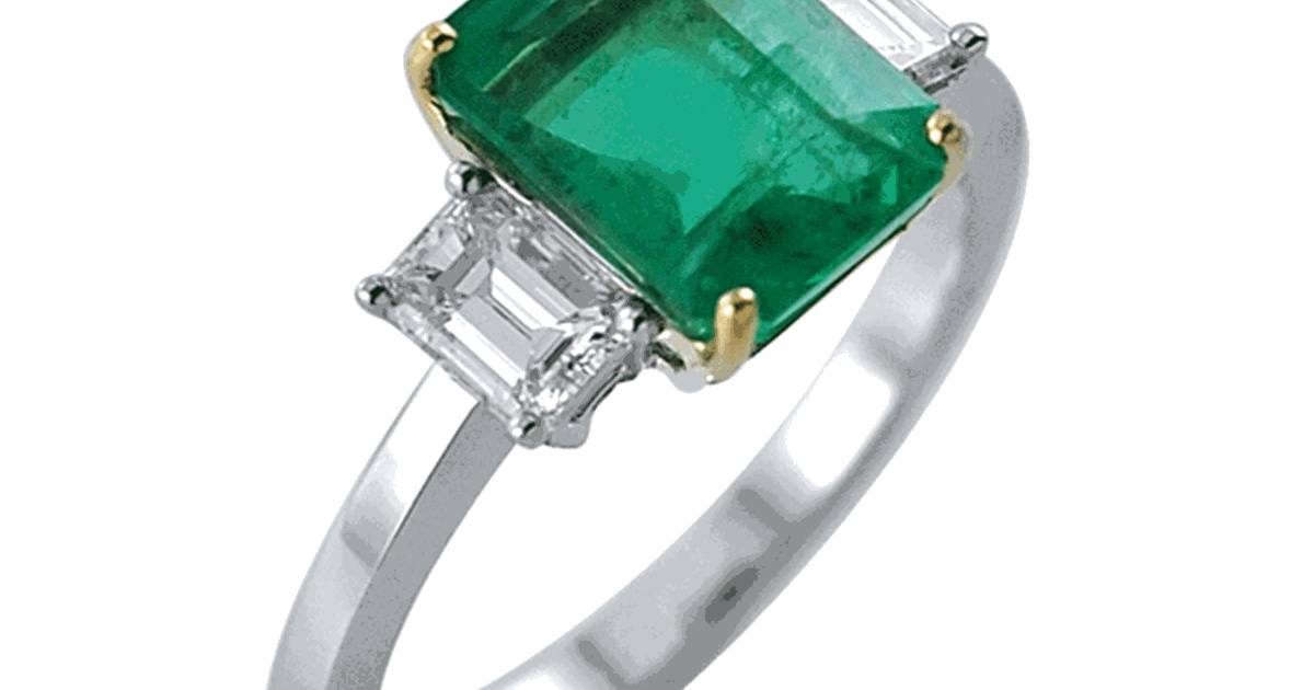 Trilogy emerald cut diamond ring deals